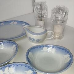 新品未使用　オードブルセット　大皿２枚　中皿５枚　調味料入れ　ソース入れの画像