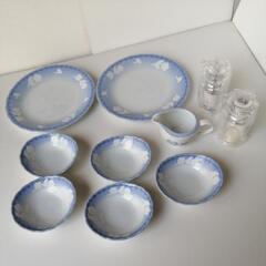 新品未使用　オードブルセット　大皿２枚　中皿５枚　調味料入れ　ソース入れの画像
