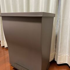 【受け渡し予定者決定済】kcudワイドペダルペール・ブラウン（ペダル式ダストボックス）の画像