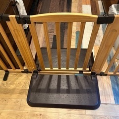 値下げしました！【ベビーゲート】日本育児　置くだけドアーズ