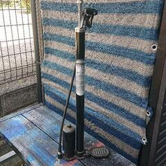 自転車 空気入れの画像