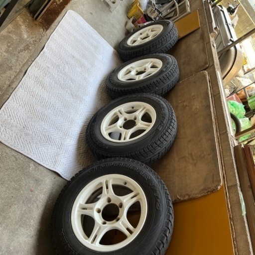 ジムニーJB23スダッレスタイヤ。