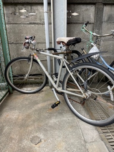 【サーフボードキャリア付き】小ぶりのクロスバイク