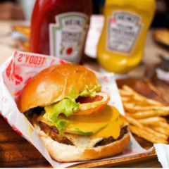 ハワイNo.１ハンバーガーショップスタッフの画像