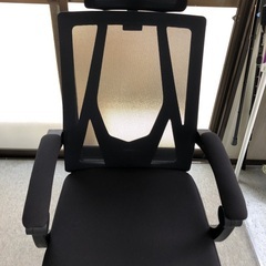 足台がある椅子の画像