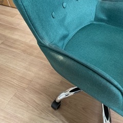 椅子　LOWYA 汚れ多　緑　キャスターありの画像