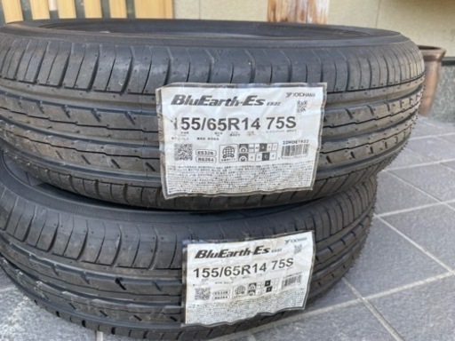 未使用タイヤ　ヨコハマBluEarth-Es ES32 2本、TOYO SD-K7 2本　合計4本