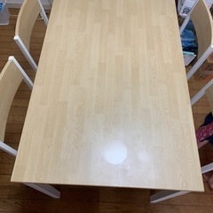 ダイニングテーブルセット（お話し中です）の画像