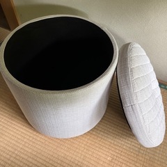 直前割引】中に物が入るスツールの画像