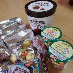 ヤングドーナツ チロルチョコ じゃがり等 お菓子大量セットNo.1の画像