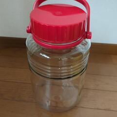 ガラス瓶4L、漬物桶5Lの画像
