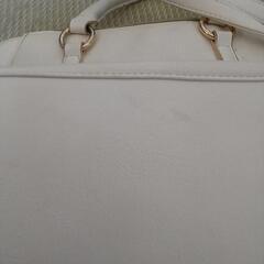 白  ショルダーバッグの画像