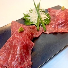 【オープニングスタッフ募集！】センター南　肉寿司スタンディングバー　ホールスタッフ募集‼️の画像