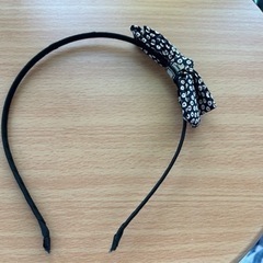 ヘアリボン カチューシャ　美品の画像