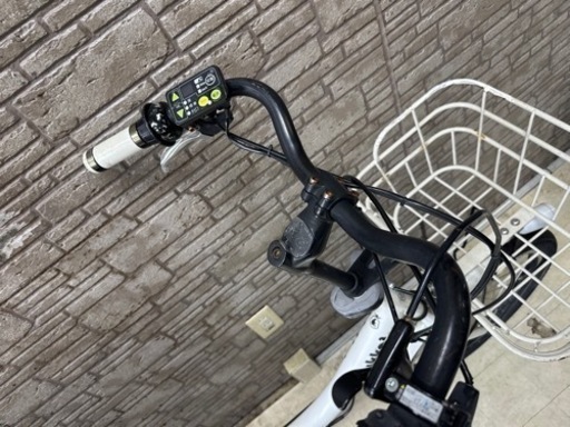 決算SALE  東京23区配達無料　新基準 ブリヂストン　ビッケ2 bikke2  8.7Ah リチウム 電動自転車 中古　302