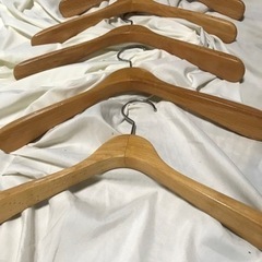 木製ハンガー五本セットの画像