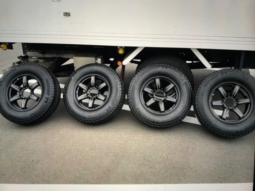 スタッドレスタイヤ、ホイール付き　ランクル　プラド　サーフ等