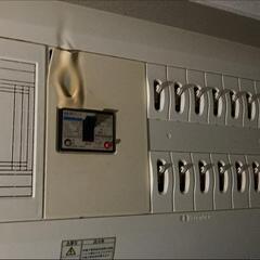 引っ越し屋等でエアコン工事されてる方