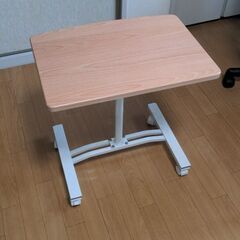 小さいサイドテーブル