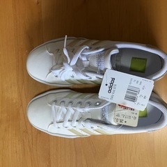 adidasスニーカーお取引き決まりました