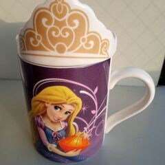 ディズニープリンセス ラプンツェル蓋付きマグカップの画像