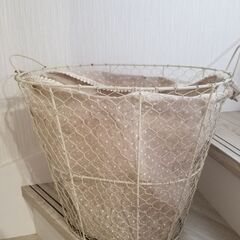 アンティーク風かご？