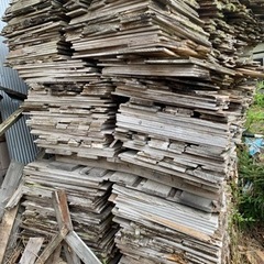 木！薪！使えそうなら使ってください。木材