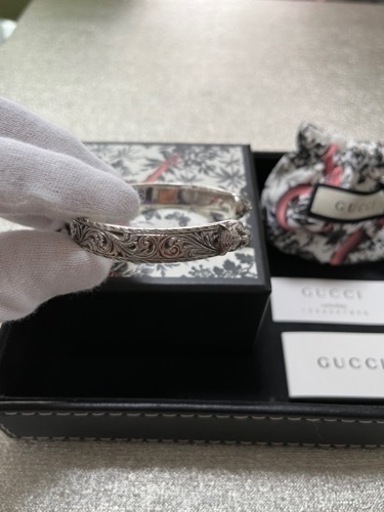 GUCCI キャットヘッドシルバーバングル
