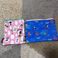 スヌーピー　colors ガチャ　ポーチの画像