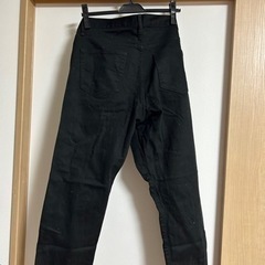 黒デニムの画像