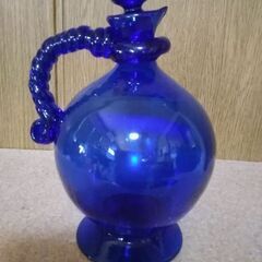 お酒の空き瓶　沖縄泡盛　沖縄ガラス　デカンタに　インテリア　置き物　花瓶　お店のレイアウトにの画像