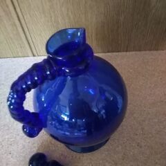 お酒の空き瓶　沖縄泡盛　沖縄ガラス　デカンタに　インテリア　置き物　花瓶　お店のレイアウトにの画像