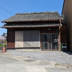津島市　駅徒歩10分！　駐車場付き平屋戸建て！　ペット飼育・事業...