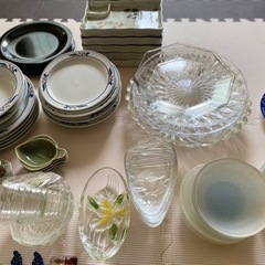 食器　ガラス皿　陶器の画像