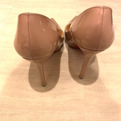 美品❗️クリスチャンルブタン　ベージュ　パンプス