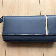 未使用　レディース長財布（アツキオオニシ）ネイビーの画像