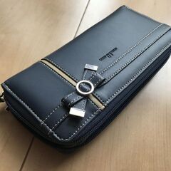 未使用　レディース長財布（アツキオオニシ）ネイビーの画像