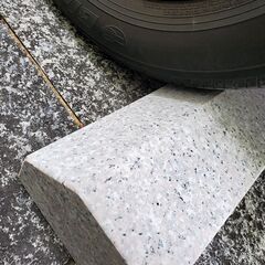 土日引き取り対応可　天然桃色御影石　Ｇ635　中国産　車止め②