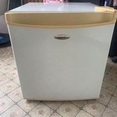 EUPA 1ドア冷蔵庫 (容量47L) TSI-R9147