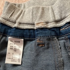 【値下げ】※現金取引き　デニム　ハーフパンツ① サイズ表記１６０（高学年〜中１位）の画像