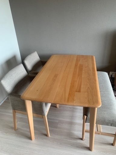 ダイニングテーブル セット <テーブル135cm、 椅子2台、ベンチ> 傷なし