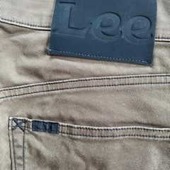Lee カーキパンツの画像