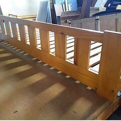 激安!!【パイン材 ローベッド フレーム シングルサイズ】床板の高さ15.5cm キャスター付き 木製 シングルベッドフレーム シングルベットフレーム 札幌 本郷通店の画像