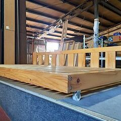 激安!!【パイン材 ローベッド フレーム シングルサイズ】床板の高さ15.5cm キャスター付き 木製 シングルベッドフレーム シングルベットフレーム 札幌 本郷通店の画像