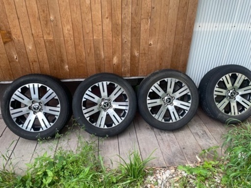 三菱デリカD5 Gパワーパッケージ　純正ホイール18インチタイヤ付き