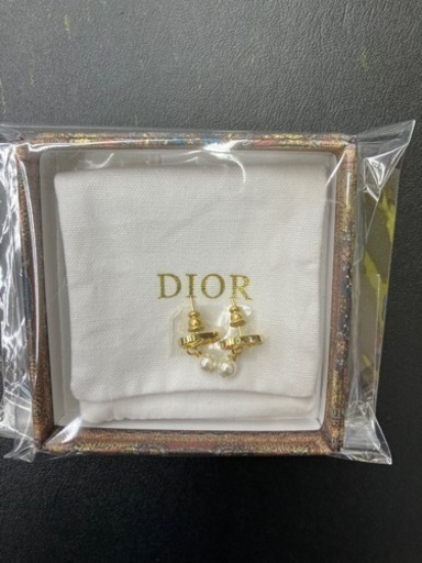 Dior?メタル＆レジンパール?ピアス544
