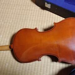 急ぎ　ヴァイオリン　鍵付きケース付き　美品の画像