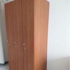 鍵付きクローゼット 3連　の画像