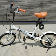 折り畳み自転車の画像