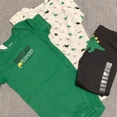 未使用 carter's サイズ70〜80 ダイナソー3点セット